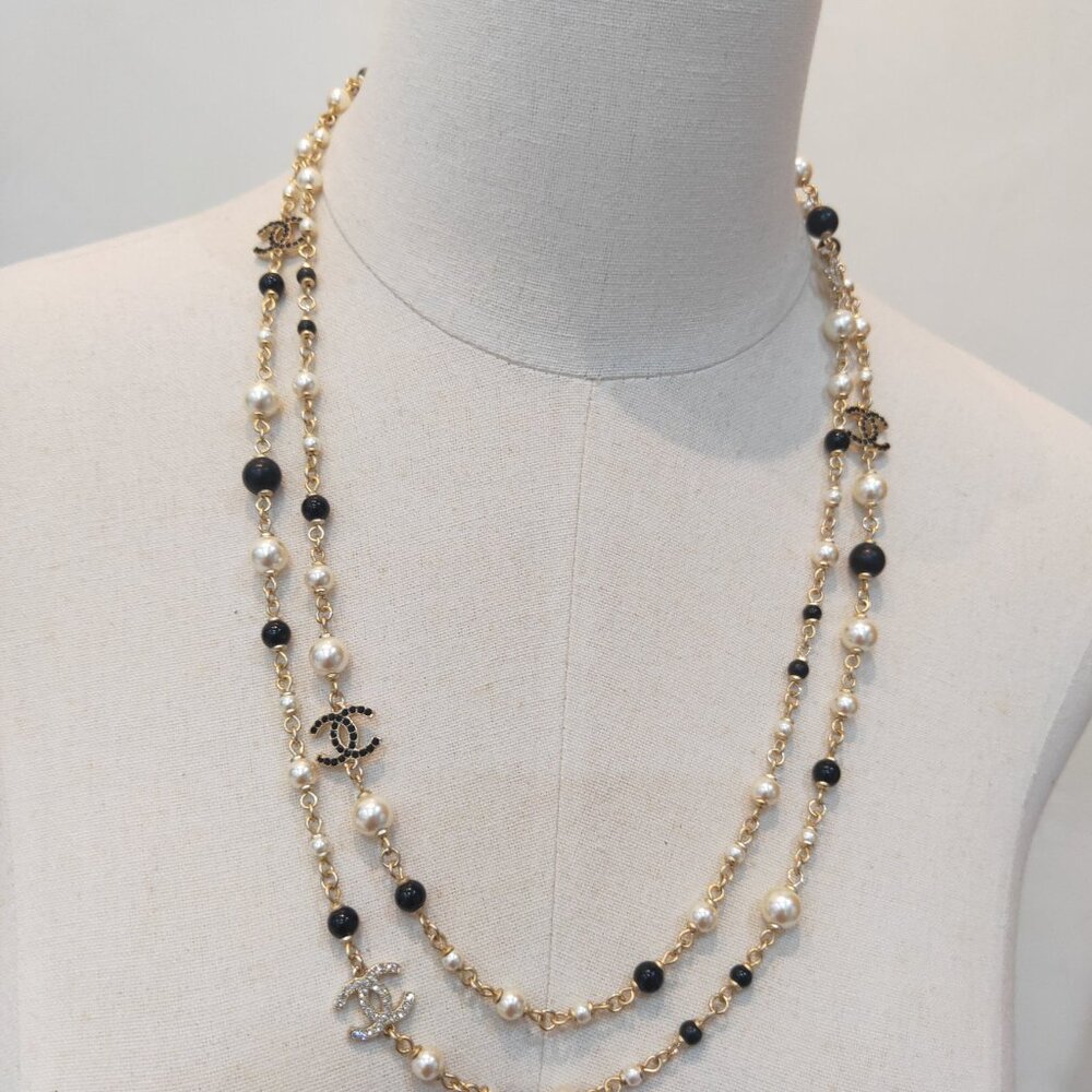 Authentic Chanel Silver CC Faux Pearl Necklace Black Silvery - Picture 3 of 4